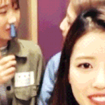 [EXO] 이짤 미1주위에 <b>에뛰드</b>립스틱쓰는듯