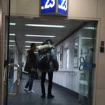 [EXO] 찬열이가 중국<b>공항</b>에서 뚫어져라 쳐다본 포스터