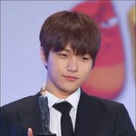 [인피니트] ㅅㄷ지금 불끄고 누워서 폰하는잉톡이있냐