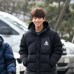 <b>다소곳</b>하게 출근하는 황치열