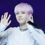 [방탄소년단] 아까 윤기 보라색 했던 쓰닌데...ㅋㅋ