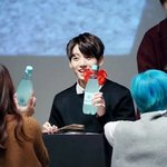 [방탄소년단] <b>와아</b>미들 머리색 튄다는말이