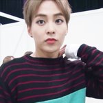 [EXO] 시발 여자 뺨 <b>양쪽</b>으로 갈기는 미모 보소