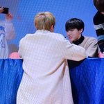 [방탄소년단] 내친구 석진이 이름 기억안나서 어깨넓은애라고 함ㅋㅋㅋㅋㅋㅋㅋㅋㅋ