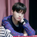 [방탄소년단] 나 정호석 <b>입술</b>에 점있는거 방금알았드....