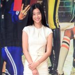 날아갈 것 같은 <b>종이</b> 인형