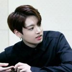 [방탄소년단] 솔직히 검은 <b>셔츠</b> 한 번쯤은 입어줘야지