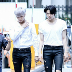 <b>레오</b> 핫바디인건 알고있었는데