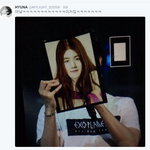 [백현] 백현 <b>여장</b>사진 들고있는 백현이 ㅋㅋㅋㅋㅋㅋㅋㅋ