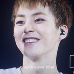 [EXO] 나 <b>심각</b>한데 시우민 몇살로 보이냐