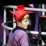 [시우민] 시우민이 <b>미키</b>마우스 모자 썼는데 너무