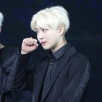 [EXO] 김준면 금발 넘나 좋다 <b>그런의미</b>로