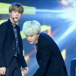 [방탄소년단] 군주님 존멋인데 이상하게 시<b>강당</b>하는 짤