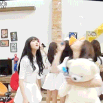 비눗<b>방울</b> 이상하게 터뜨리는 신인여돌 멤버