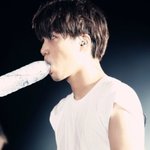 [EXO] 니니 립은 <b>소중</b>하니까