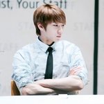 <b>은혜</b>로운 男 아이돌 어깨