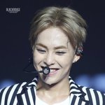 [시우민] 웅녀들 천사의 <b>미소</b>를 본적이 있뉘?(진지)