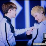 [EXO] 회장님 뭐했다고 상받으러나오냐?