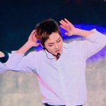 [시우민] 워..시우민 허벅지(<b>feat</b> 흰셔츠 와 초록바지)