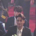 [방탄소년단] 엓팬들이생일축하노래불러주는데뒤에정국이..ㅠ