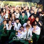 [시우민] 스포츠서울이 전부 <b>캐치</b>한 시우민표정 ㅋㅋㅋㅋ