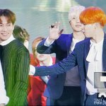 [<b>방탄소년단</b>] 비슷한옷 입었다고 알려주는