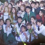 [EXO] 이젠애들이최고자리에있는게<b>익숙</b>해져서