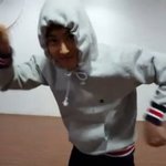 [EXO] 요즘 준면이 후드 모자쓰고 <b>끈</b>까지 딱 묶고있는거 졸귀지않음?...