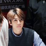[EXO] <b>얼굴</b> 왜 이럼