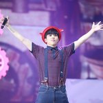 [시우민] 허그를 부르는 시우민의 <b>가슴팍</b>ㅇㅇ