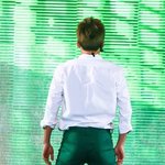 [시우민] 시우민옹동이에 근육이 느껴지지 않음?(나 안변태)