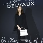 <b>델보</b> 행사장에서 크리스탈의 우아한 패션~!