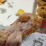 [댓글부탁해] 치킨 이거 덜 익은건가요?