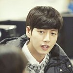 <b>회색</b>후드집업이 초딩패션임??