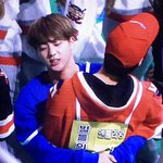 [방탄소년단] <b>석진이</b> ㅇㅍㄹㅇ님들이랑도 친하네