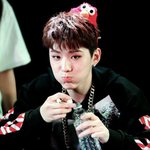 <b>반듯</b>한 반 회장 느낌의 男 아이돌