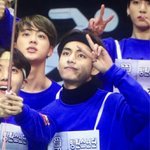 [방탄소년단] 태형이 머리 좀 진짜 얼굴 잘보이게 잘라줬음좋겠다