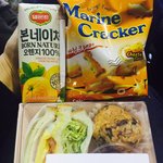 <b>목발</b>짚고 다시 온 시우민