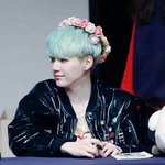 [방탄소년단] 나도 윤기한테 <b>머리띠</b> 선물하고싶다