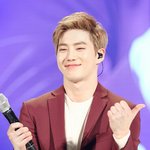 [EXO] 맞아준면이랑<b>정봉</b>이랑닮음ㅋㅋㅋㅋ