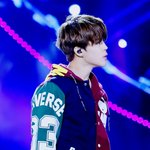 [방탄소년단] 지민이 후드<b>집</b><b>업</b>