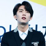 섹<b>시미</b> 주장하는 男 아이돌
