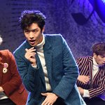 무대 오른 <b>타쿠야</b>