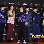 [EXO] 아진짜 <b>저옷</b>입고 상받으러가면 뛰어내릴거