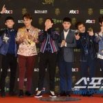 [EXO] 김종인 조카 한손에 <b>주걱</b>들고 금방이라도