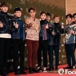 [카이] 인어들 종인이 무릎<b>보호</b><b>대</b> 한거같다는데