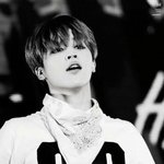 [방탄소년단] 흐어어엉 방탄은 <b>제복</b> 붙여놔야겠다