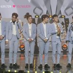 [EXO] 의상 <b>조녜</b>ㅜㅜ 리본 다 달아주지ㅜㅜ