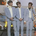 [EXO] <b>하체</b>길고 예쁘네