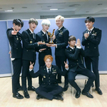 [방탄소년단] 왜 손위에 <b>상이</b>